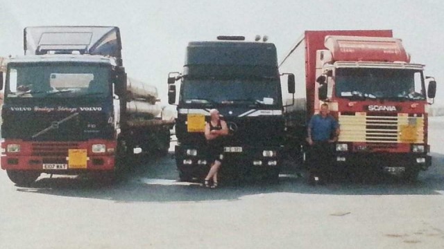 Another Qatar Trip With Phil McEveley And Gary Lyons when I was thin and adventurous
